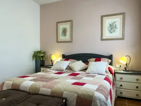 House for 10 people with private pool, barbecue and free Wi-Fi - Image 2