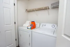 Pet-Friendly, Luxurious Modern Home ✨5 min to Downtown✨ - Image 3