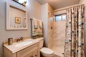 ★ Enkel Incheckning ★ By Downtown Littleton ★ Full Kitchen ★ - Image 5