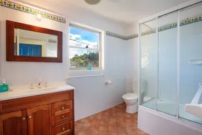 Spectacular Views at Mollymook - Image 2
