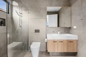 Luxury Townhouse in the middle of town. - Image 2