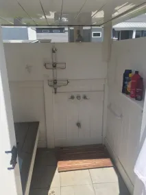 ⭐️A Stones Throw 2 Beach & AC, Fire Pit + Outdoor Lounge store 4 små familier! - Image 5