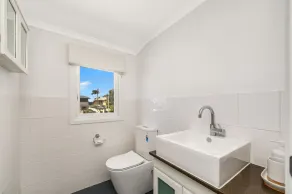 Luxury Beach House - Heated Private Pool & Heated Spa - Fire Pitt - Walk to Beach & Golf - Image 4