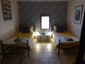 2 Schlafzimmer / 2 Badezimmer Ferienhaus mit Blick auf den Pool und den Garten - Image 4