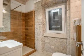Traditional stone house with swimming pool - Image 2