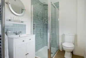 Charming, well appointed 3 bedroom cottage with a delightful, mature garden - Image 3