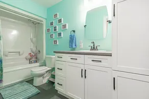 Sandalwood Cottage | Hot Tub | Walk to Beach | Firepit | Grand Bend & The Pinery - Image 5
