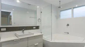 Luxury Escape On Crystal - Image 2