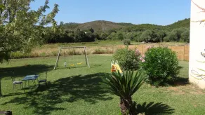 Spacieuse villa avec grand jardin clos, idéale pour familles et groupes d'amis. - Image 2