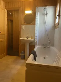 5-bedroom Chalet with Sauna and stunning views - Image 4