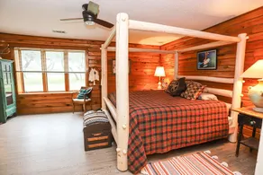 Private home with pool minutes from downtown La Grange and Antique Shopping - Image 4