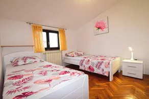 Holiday apartment 2, village Štinjan, 600m from the beach - Image 4
