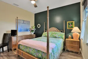Tranquil Guest Suite in Paradise with Private Pool Walking Distance to Town\n - Image 4