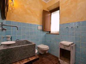 Charming Tuscan Farmhouse - Image 2