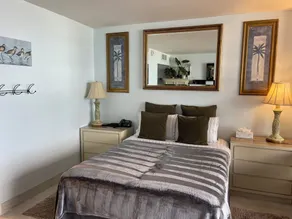 Oceanfront condo, beach, pool. 4 eateries on premises. Rent kayaks and jet skis. - Image 3