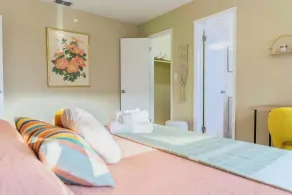 3BR Charming Pool House Near Beaches - Image 5