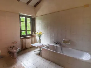 Farmhouse in Umbertide near Lake Trasimeno - Image 3