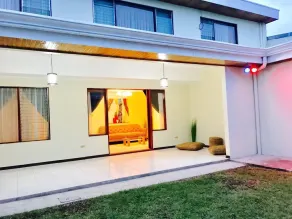 Mango Boulevard Hotel - Image 4