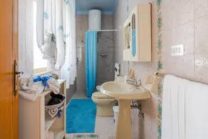 Apartment \"La Casa Blu\" with Private Terrace & Shared Garden - Image 2