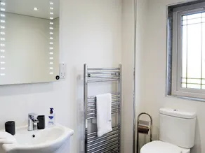2 bedroom accommodation in Gateside, near Beith - Image 2