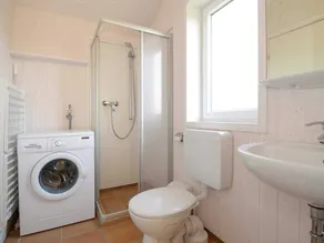 4 person holiday home in GROEMITZ - Image 2