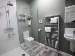 High Terrace Apartment - Image 3