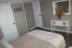 Centrally located, quaint and private home - Image 5