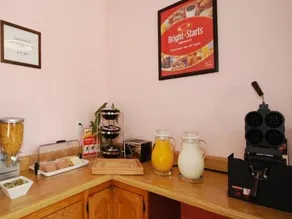 Econo Lodge near Home Depot Center - Image 4