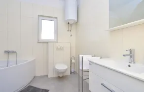 Luksuriøst hjem i Unesic med sauna - Image 4