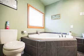 Hillside Hideaway 2 Bedroom Cabin - Image 3