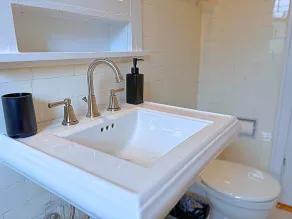 Charming 1BR in Evanston - Hinman B3 - Image 5