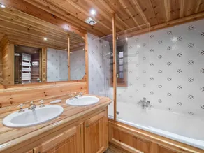 Chalet savoyard de charme, 12 pers, sauna, accès piste, Moriond - FR-1-563-17 - Image 2