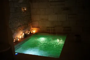 Lanime - Bed in Spa - Image 5