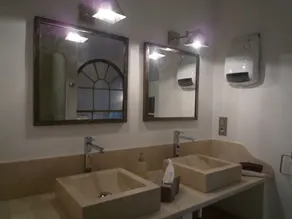 Mas de CHARME 400m2 classé 4 étoiles 6 chambres climatisées PISCINE chauffée - Image 2