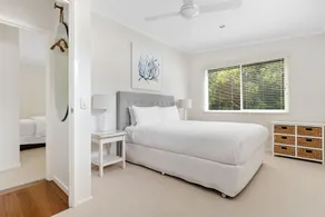 Fabulous holiday house close to the beaches  (sleeps 10) - Image 4