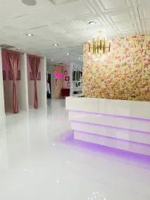 Private Luxury Boutique Space - Image 3