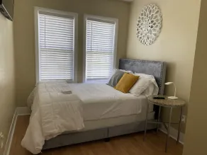 Comfy Easeful Two Bedroom Apartment. 30 Minutes to Boston - Image 4