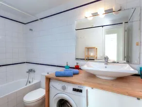 Fin lejlighed for 5 gæster med WIFI, TV, terrasse og kæledyr tilladt - Image 2