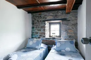 Homerez - Maison familiale, Isongo, cheminée - Image 4