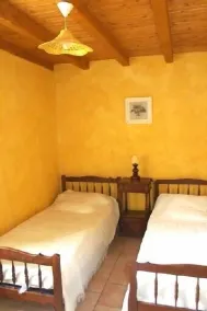 Angenehmes Steinhaus, umgeben von Wäldern und Wiesen - Image 5