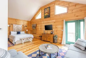 \"Treehouse Suite\" at Rustic Retreat Cabin w/Old Fashion Saun - Image 5