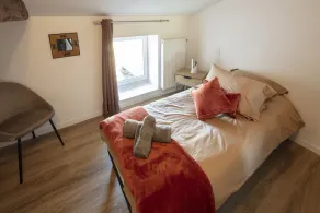 Completely renovated 4-star property in the middle of the vineyards - Image 4