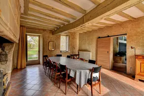 Spacious 320 m² Country Manor with Pool, WiFi & Gardens - Image 4