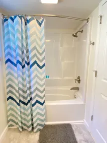 Charmig Lakefront Vacation Rental - Image 3