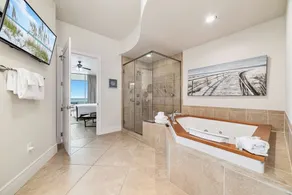 Turquoise Place 809D - Image 3