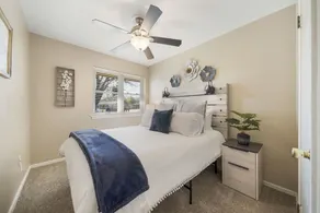 Modern Country Gem/Huge Yard/Coffee Bar/King Bed - Image 4