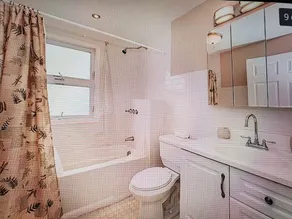 3 BR 2 Bath with yard and porch 1 Block to Harbor and 10 Min. Walk to Boardwalk - Image 3