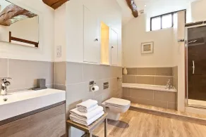 Large, Luxury house. Peaceful location in Cartmel. Large garden. EV Charger - Image 3