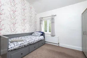 Canal Side Cottage Wakefield - Image 3