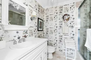 Upscale Beach House - Image 5
